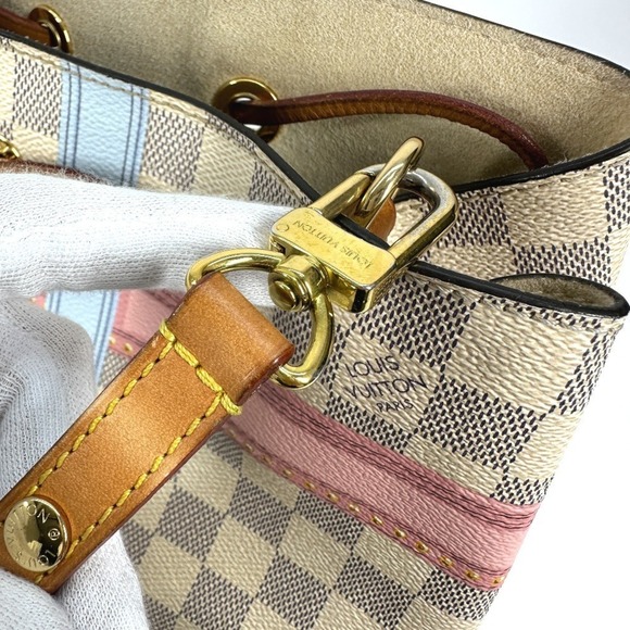 LOUIS VUITTON White Damier Shoulder Bag - Picture 9 of 15